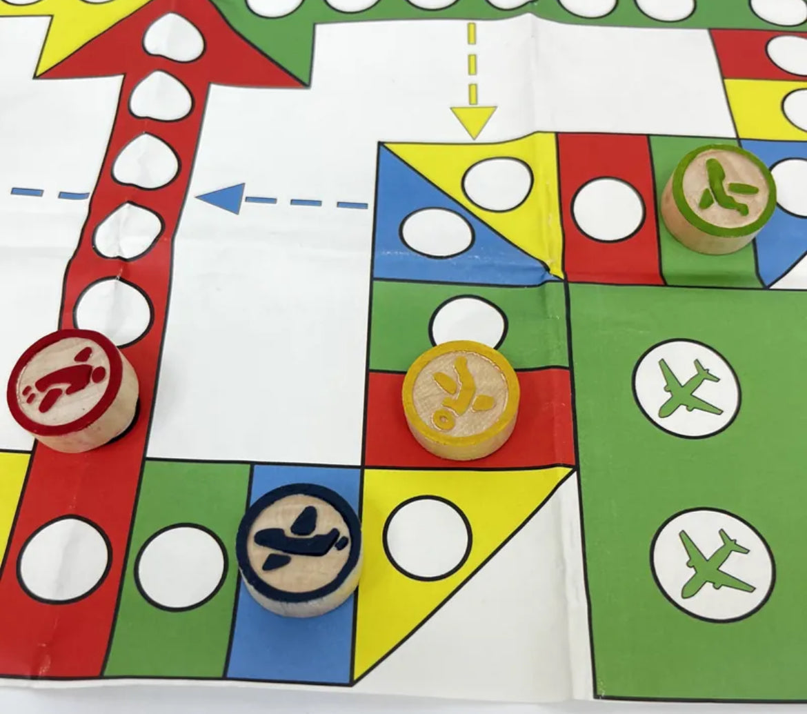 Aeroplane Chess (飛行棋, Ludo-like)